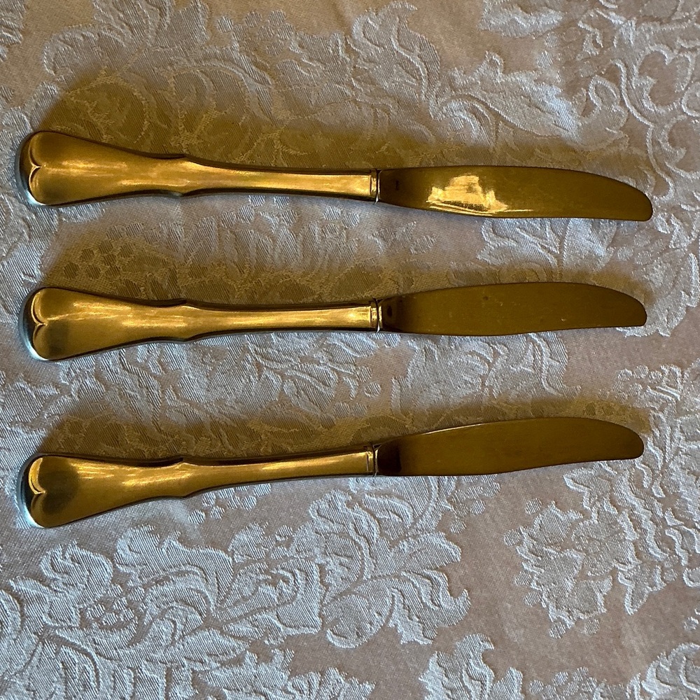 Oneida Stainless Dinner Knife Set
